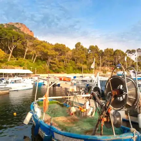 Paradis Bleu Et Ile D'or 캠프장 *